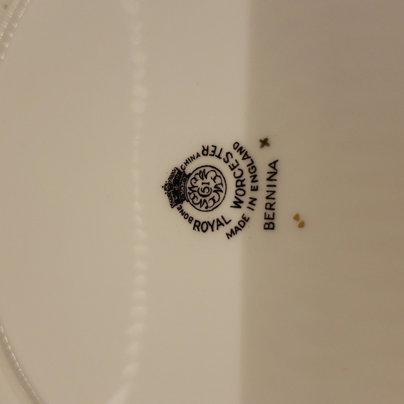 Vintage Set of 4 Royal Worcester Bernina Plate Dish England 9.25" Diam. - Picture 6 of 6